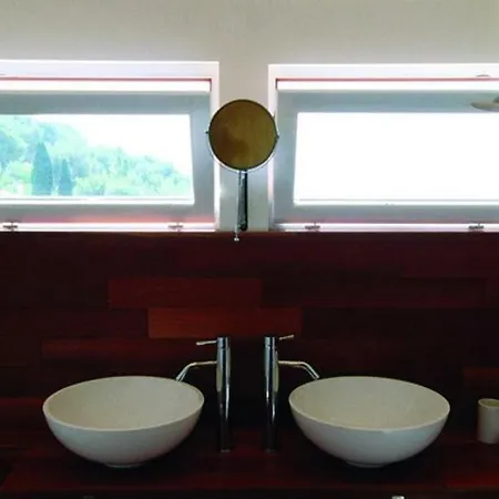펜션 Luxurious Overlooking The Sea 로퀴에브륀캡마르탱