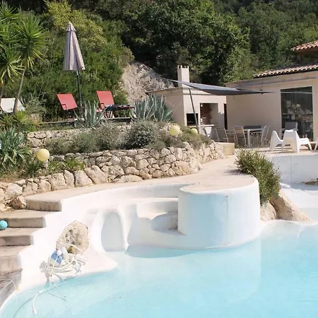 Luxurious Overlooking The Sea Holiday home *